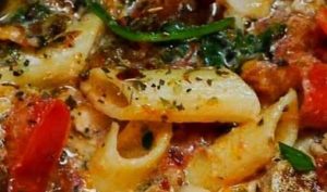 One Pot Creamy Sun Dried Tomato and Spinach Pasta with Chicken – Mobi ...